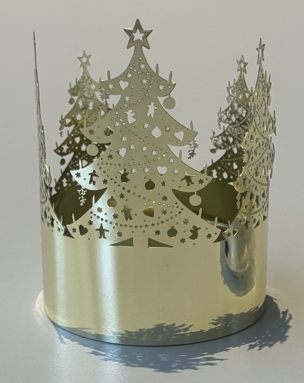 Metal tea light holder